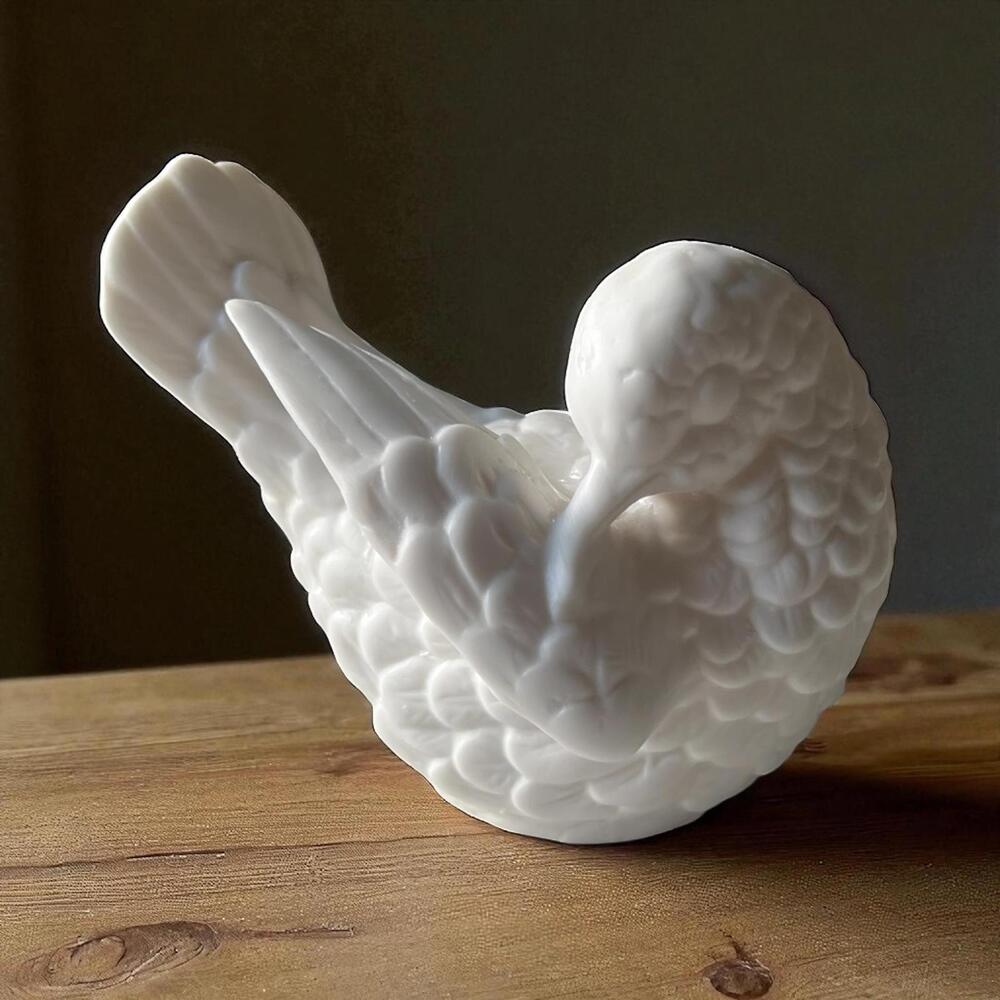 Vintage Dove Sculpture – Mid 20th Century Hand-Carved Bird